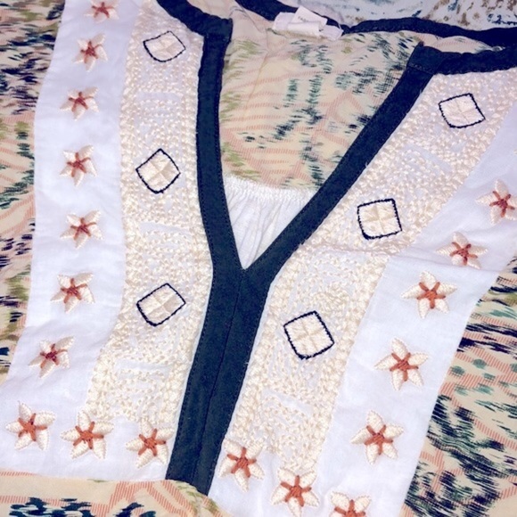 TINY size xsmall boho embroidered top - Picture 3 of 3